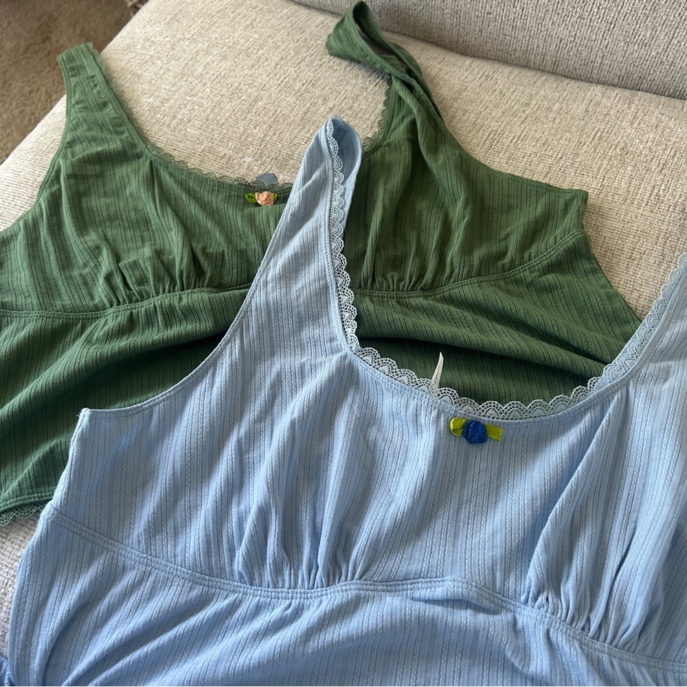 🌷Adore Me (BUNDLE!) Lace Trim Ribbed Tanks (1X)